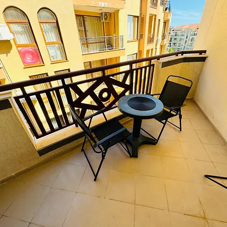 Апартамент Royal Palm 84